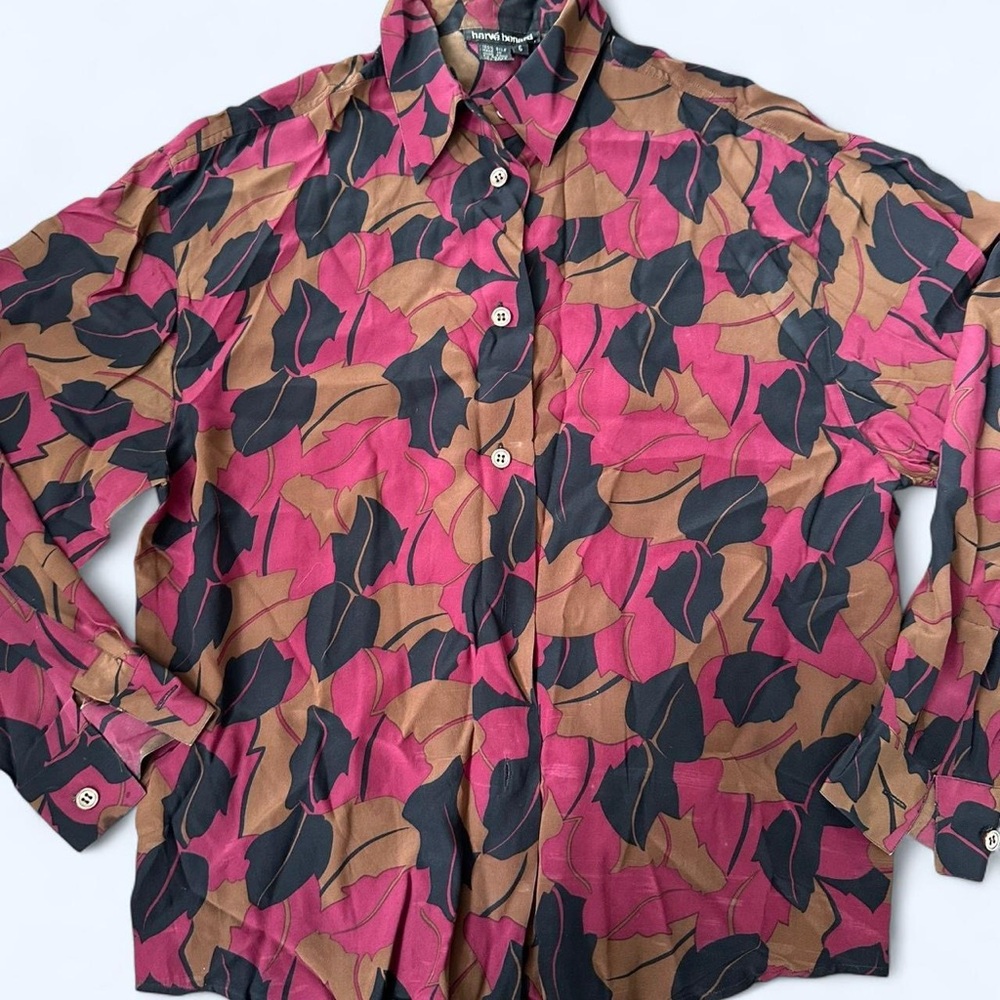 Vintage 100% Silk Harvé Benard Size 6 Women’s Button-Down Top
